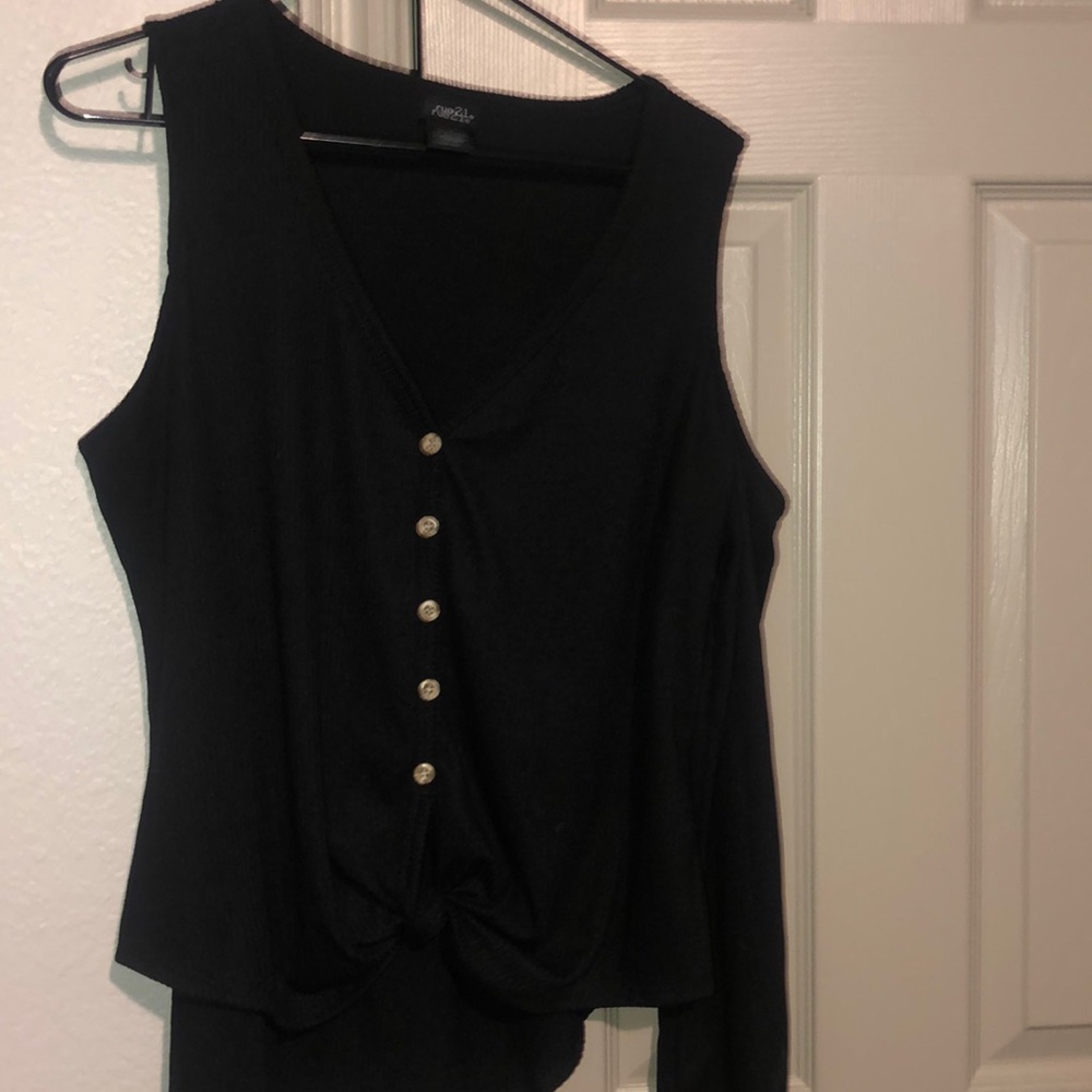 Long sleeve shoulders out top